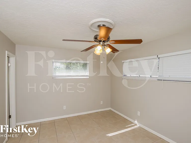 1056 Matador Dr — Photo 9