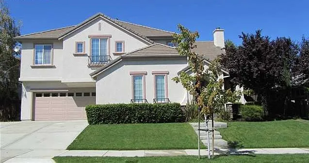 546 Lakeview Dr
