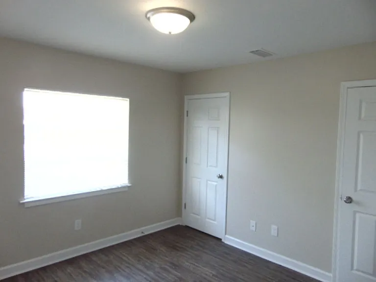 301 Minnesota Ave — Photo 15
