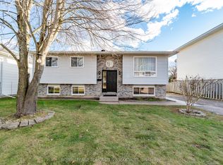 4 Craig Pl, Petawawa, ON K8H3L3