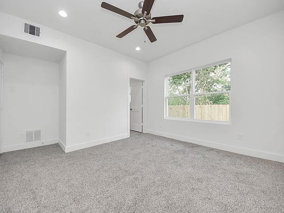 2nd image of 611 E 39th St #611B