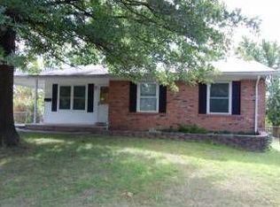 1520 Oangedale Ln, Florissant, MO 63031