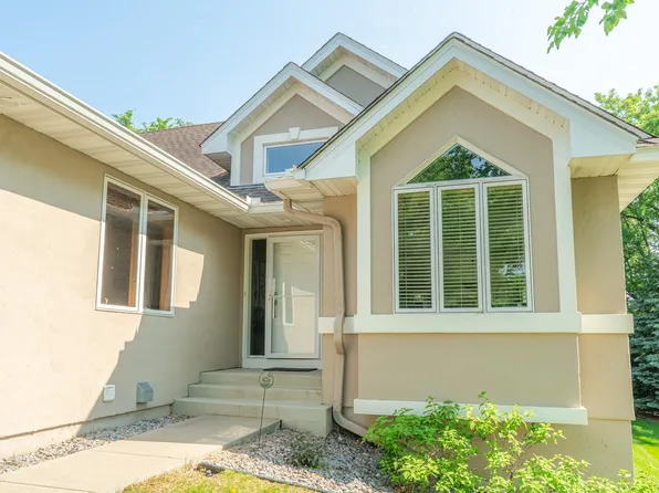 5839 Deerwood Ln N, Plymouth, MN 55442