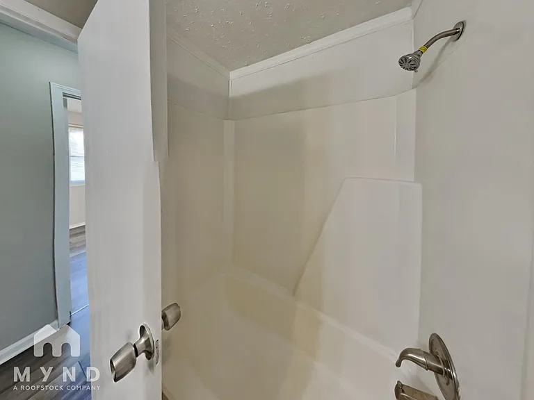 1484 Willow View Dr — Photo 15