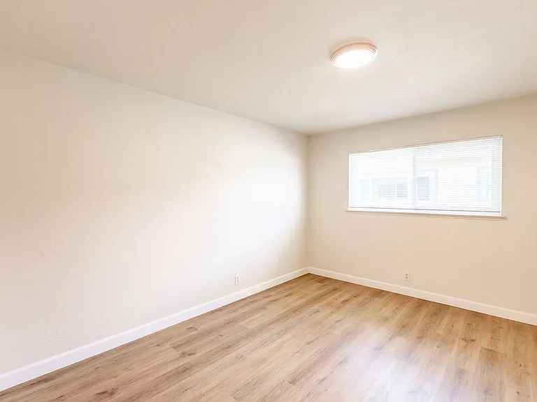 2315 Monroe St — Photo 20