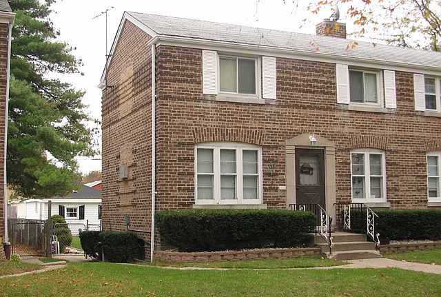 1st image of 3713 S 58th Ct