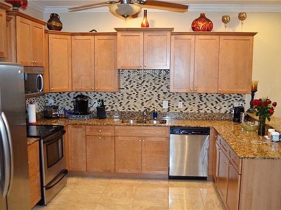 3rd image of 162 Valencia Cir