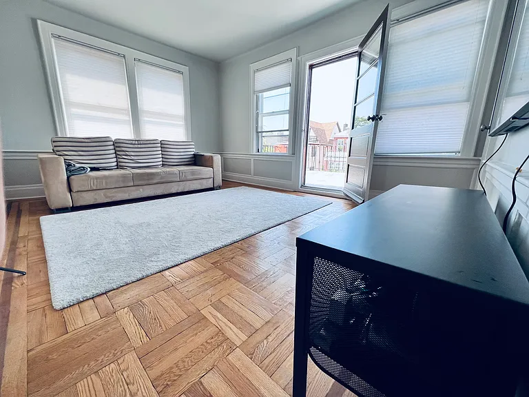 3726 Laurel Ave #2 — Photo 3