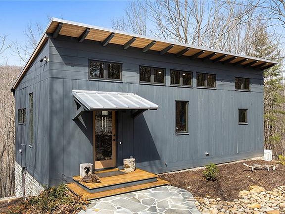 3rd image of 64 Mathieson Point