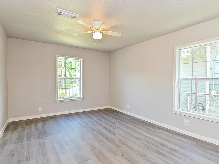 4714 Nichols St — Photo 22