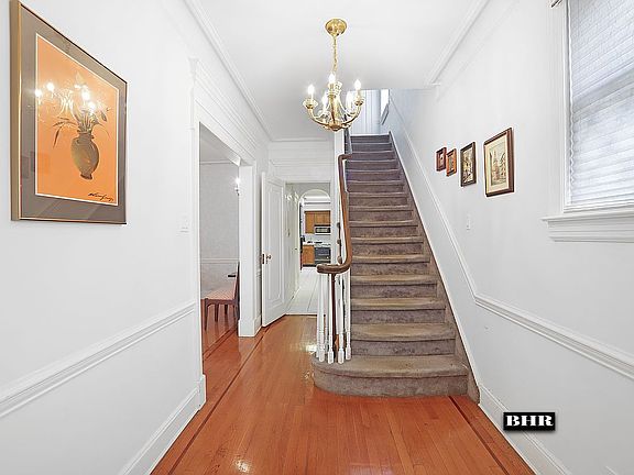4th image of 272 Exeter St