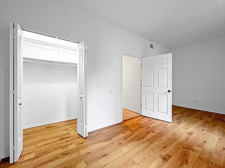 311 W Chicago Ave #2 — Photo 12