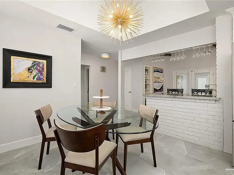 312 Xanthisma Ave — Photo 6