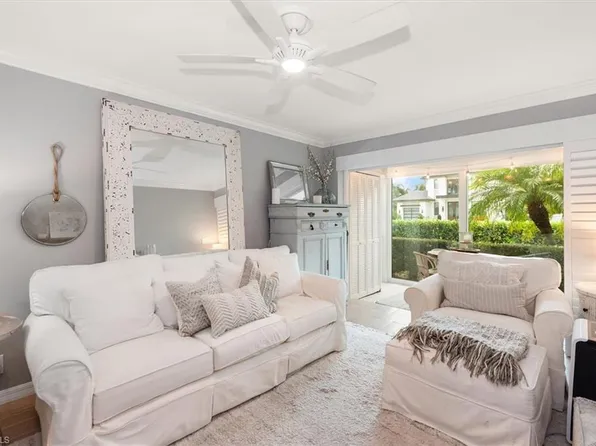 291 8th Ave S #291A, Naples, FL 34102