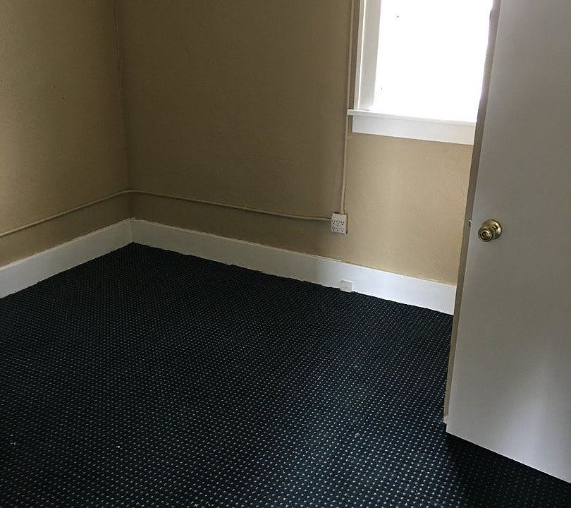 2nd image of 1609 5th St