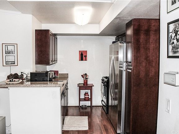 4th image of 21450 Burbank Blvd APT 202