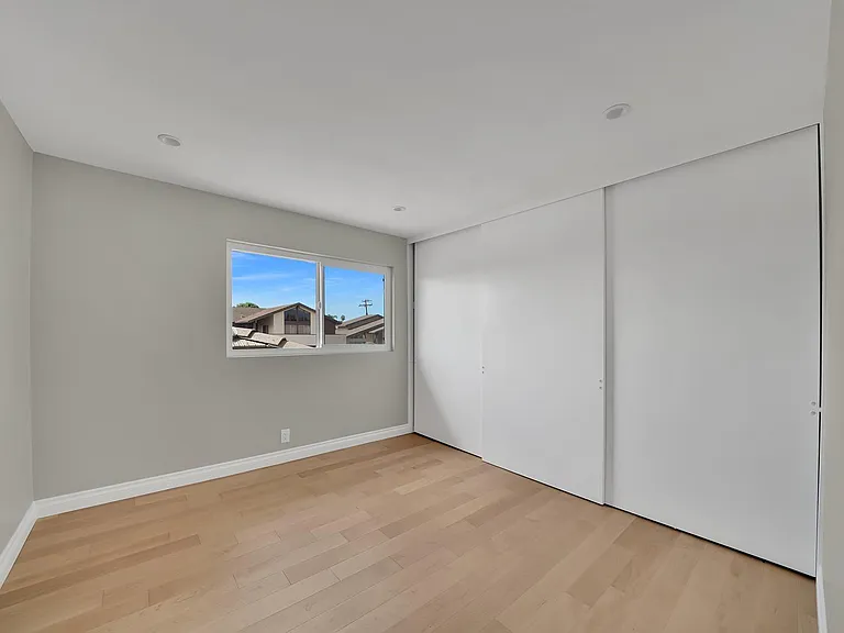 6781 Glen Dr — Photo 25