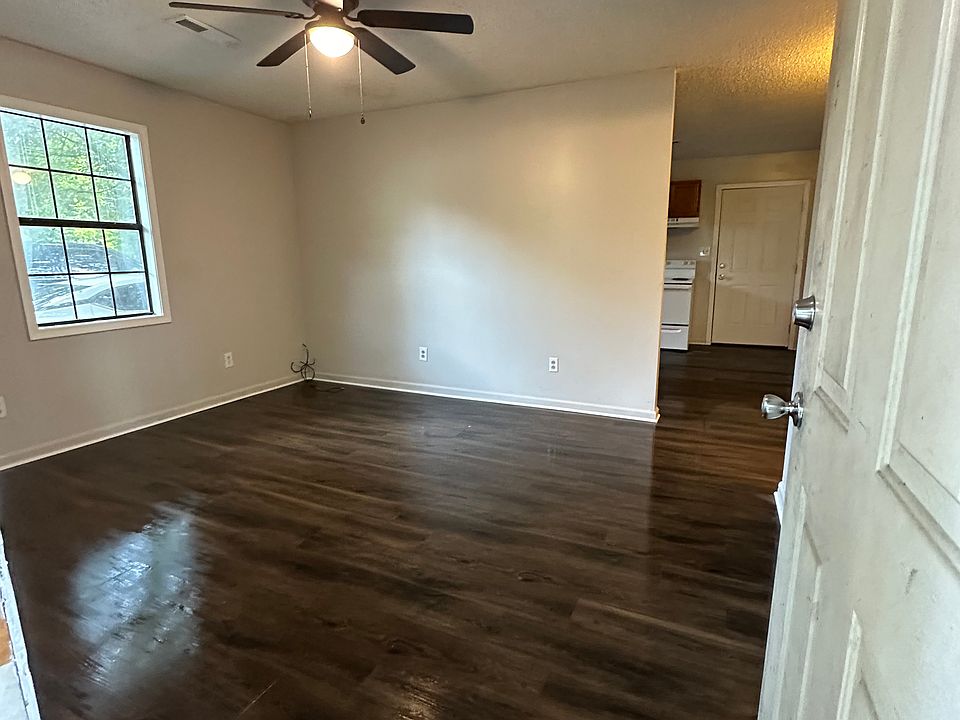 1st image of 1629 Shelby Dr APT A