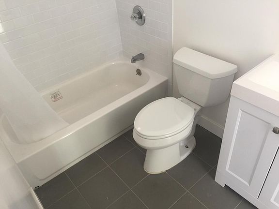 5th image of 514 E Avenue 28