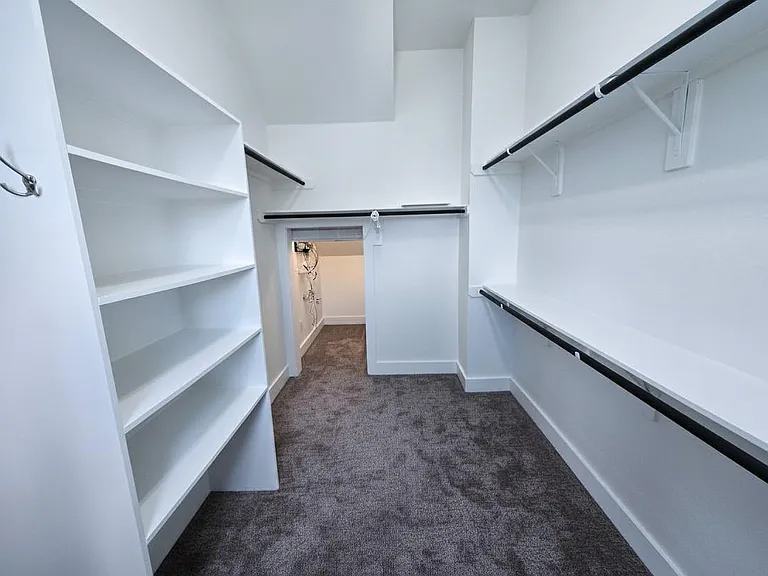 2705 Kennedy St — Photo 24