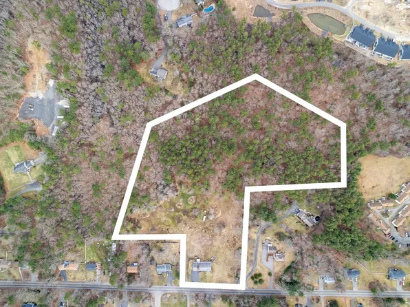 361-361A County Rd, Hanson, MA 02341