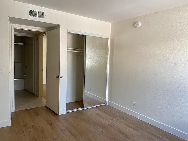 7636 Fulton Ave. — Photo 20