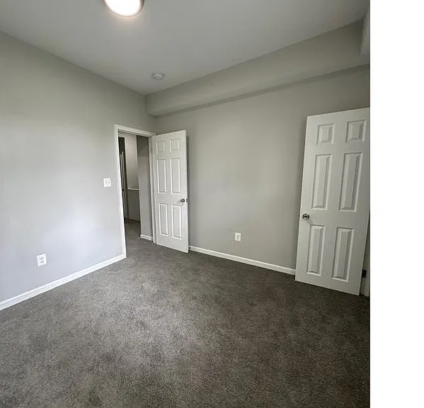500 N Edgewood St — Photo 7