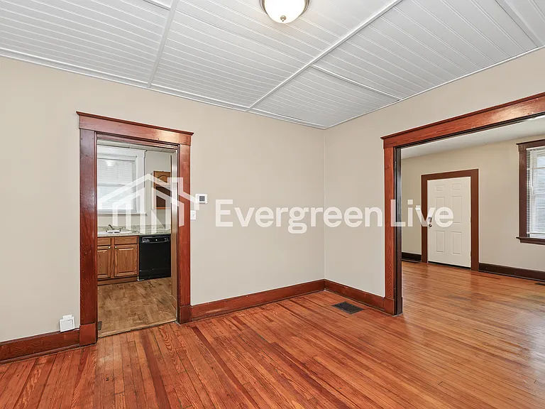 3717 Woodbine Ave — Photo 5