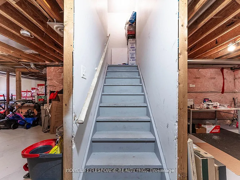 5 Gooseman Cres — Photo 37