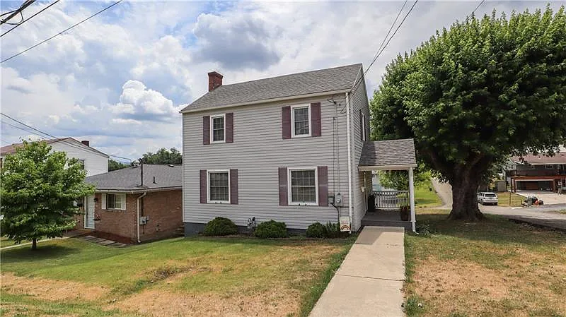 185 Carnation St photo 1