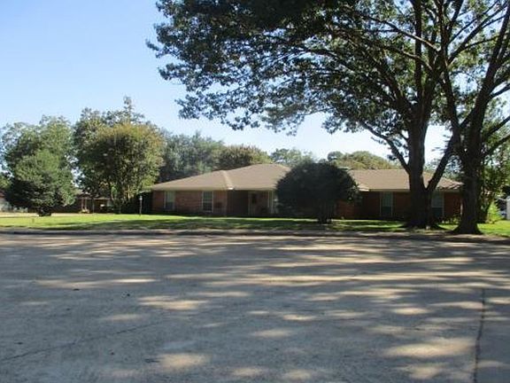 Exterior Neighborhood (street photo)