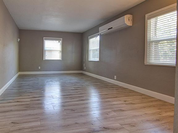 5th image of 3321 Belden St