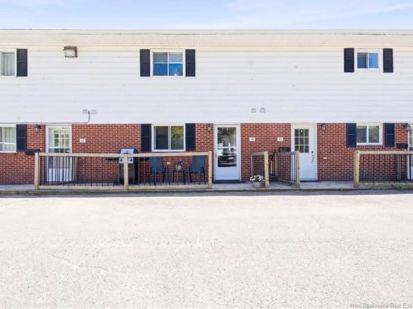 30 Hachey Ave #14, Fredericton, NB E3A 3X6