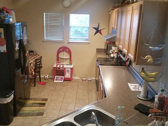 3rd image of 7503 Cortland Oak