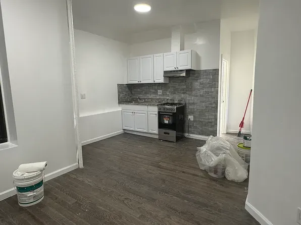 346 East 59th Street image 1 of 9