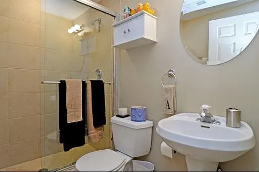 3 bed, 1200 sqft, $750 — Photo 3