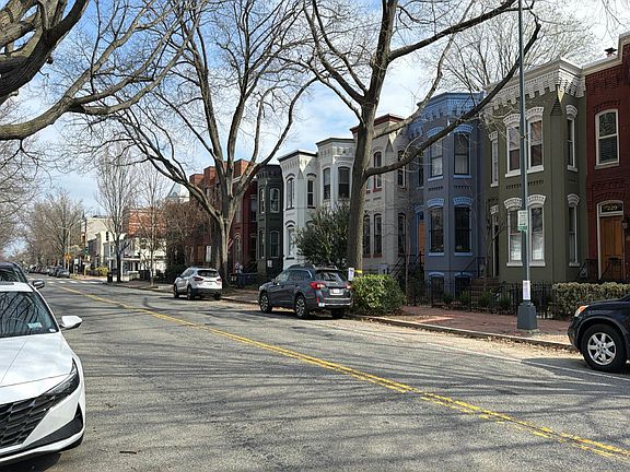 5th image of 225 8th St NE