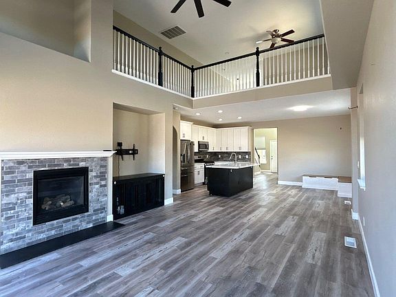 3rd image of 600 Panama Dr