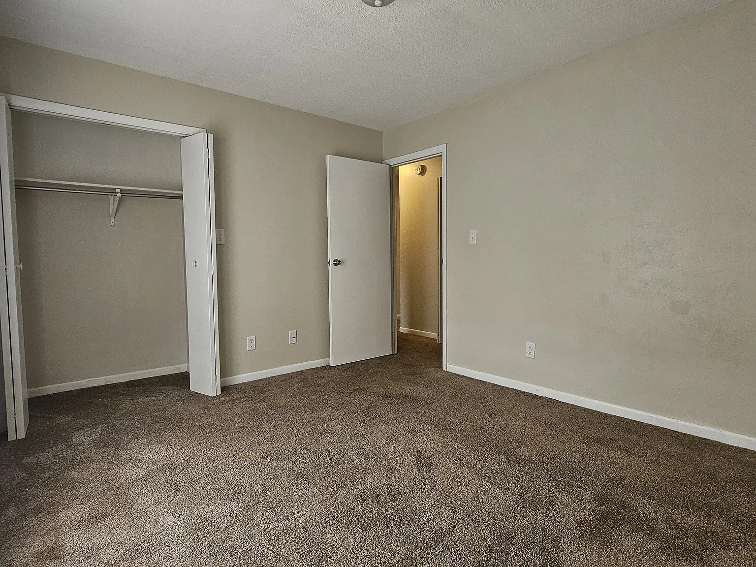 2 bed, 850 sqft, $850 — Photo 2