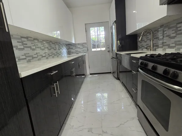 1395 East 15th Street image 8 of 20