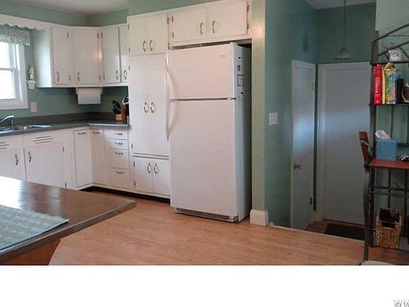 4th image of 237 Coronation Dr