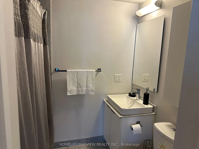 14 York St #2701 — Photo 11