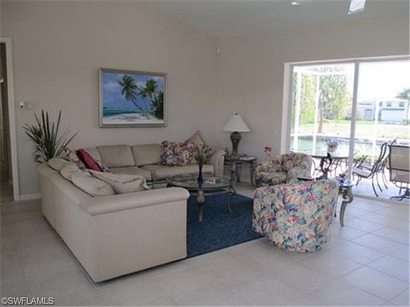 5th image of 449 Parkhouse Ct