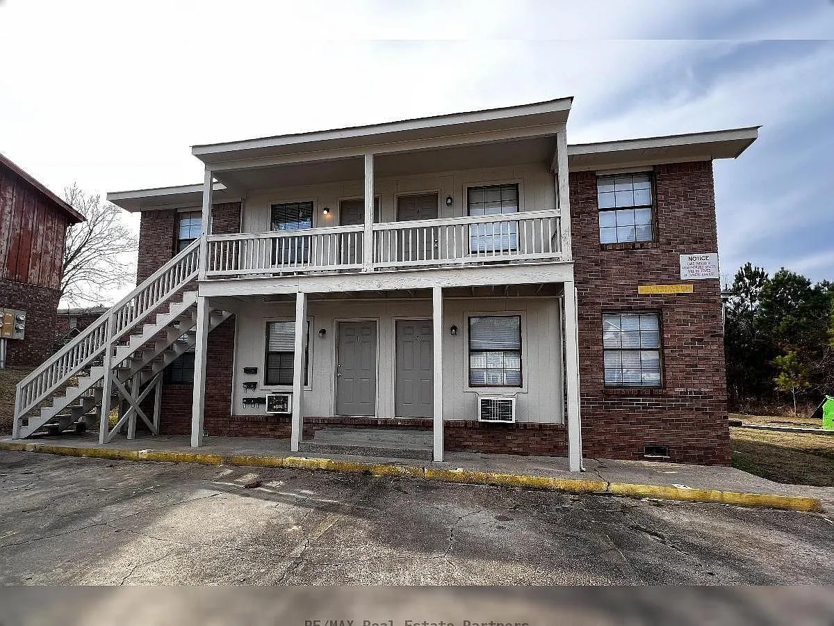 2 bed, 540 sqft, $750 — Photo 1