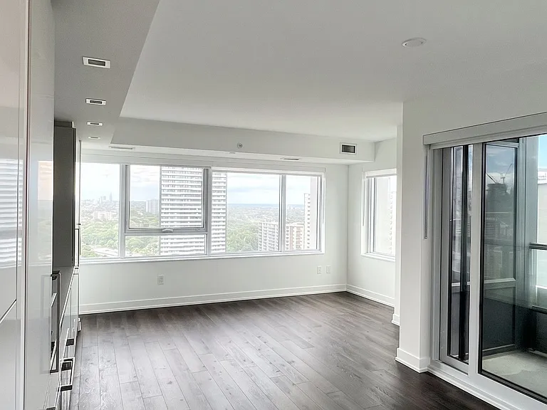 609 Sherbourne St #2110 — Photo 4
