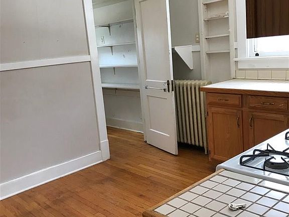 4th image of 134 Homestead Ave