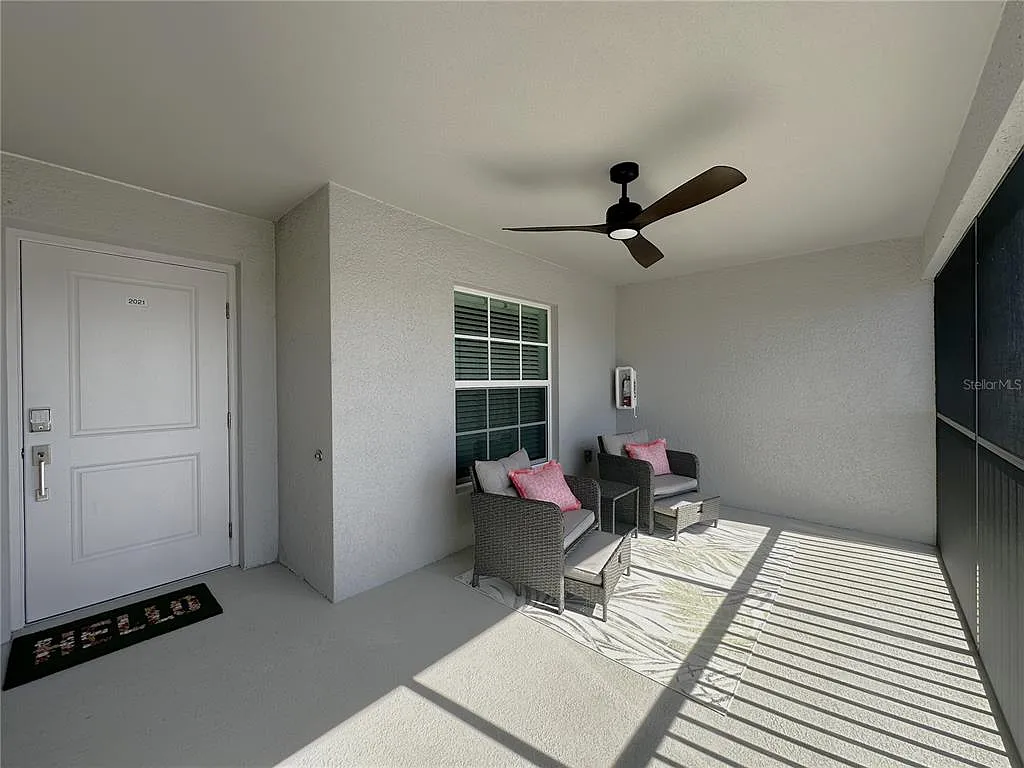 2 bed, 2.0 bath, 1569 sqft, $6,000 — Photo 3