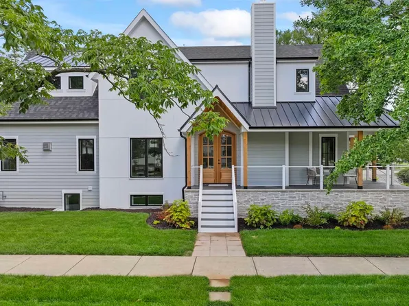 1100 Washington St, Glenview, IL 60025