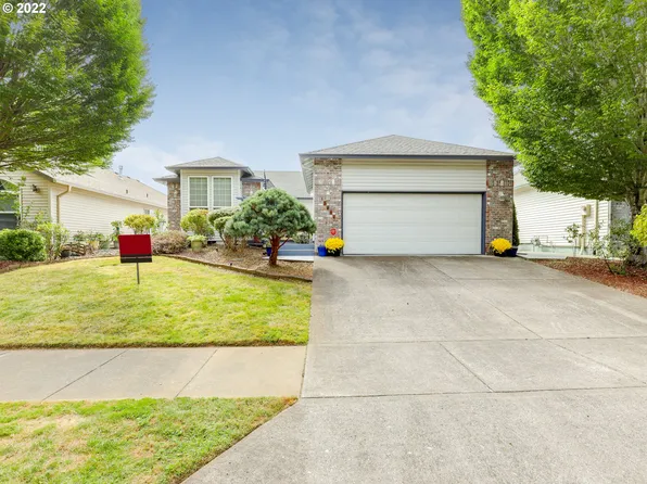 15804 NE Russell St, Portland, OR 97230