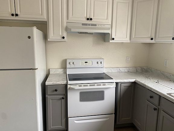 2nd image of 55897 Santa Fe Trl Unit 8